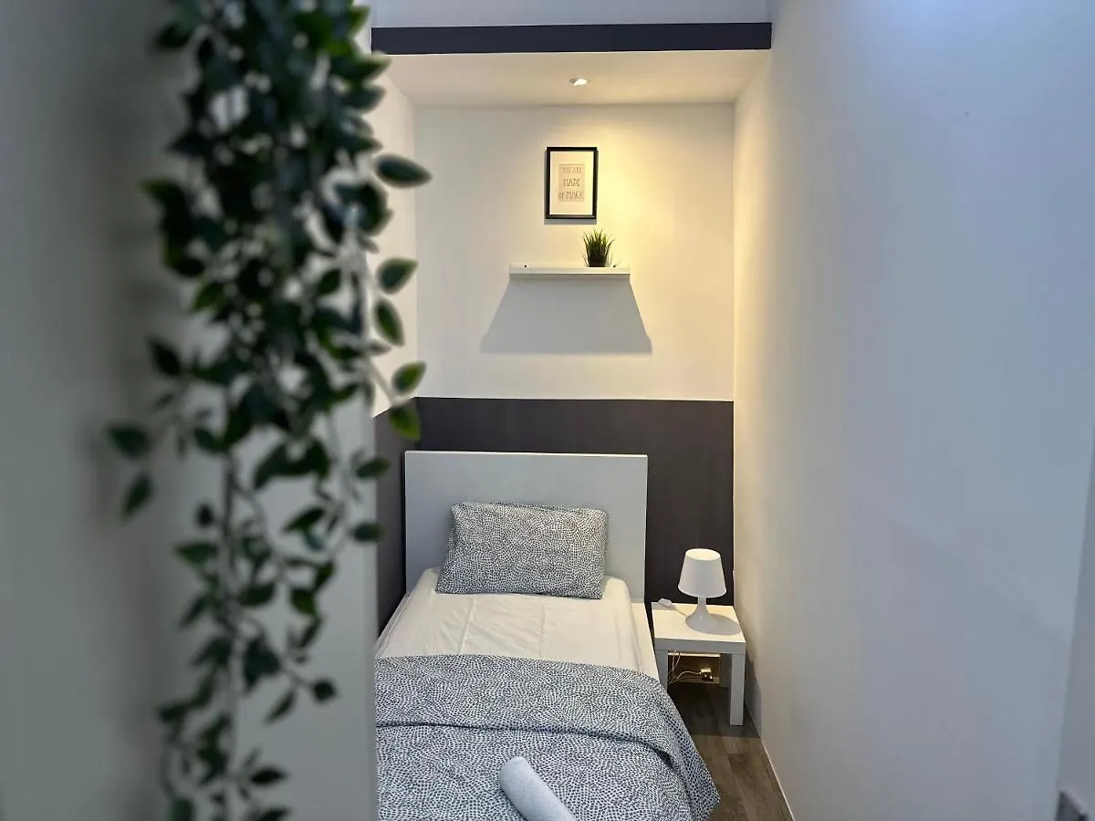 בית אירוח דובאי Traveller Partition Room In Al Barsha 1 Near Metro